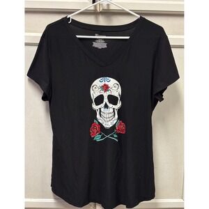 Dia de los Muertos Sugar Skull Roses Graphic T-Shirt Halloween Costume